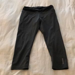 Dark gray cropped Reebok leggings!